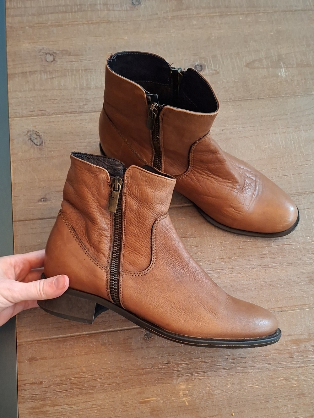 Browns Classic Brown Leather Size-zip Almond-toe Boots made in Italy (EU 37)